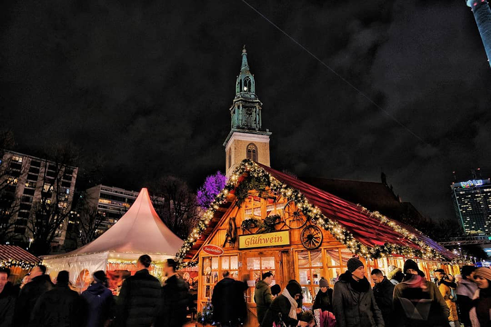 berlin christmas time view of the mulled wine house in front of the marienkirche berlin christmas time view of the mulled wine house in front of the marienkirche